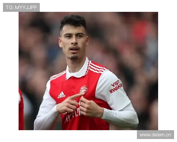 马丁内利 vs 拉什福德:速度型边锋的效率对比 马丁内利 vs 拉什福德:速度型边锋的效率对比