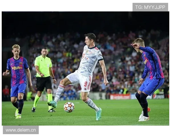 莱万多夫斯基：从传统中锋到全能终结者的进化解析