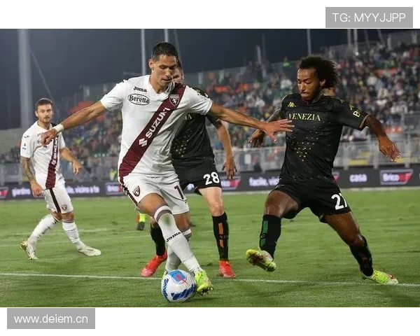 国际米兰中场稳定之余创造力不足，对球队进攻组织与战术部署形成考验